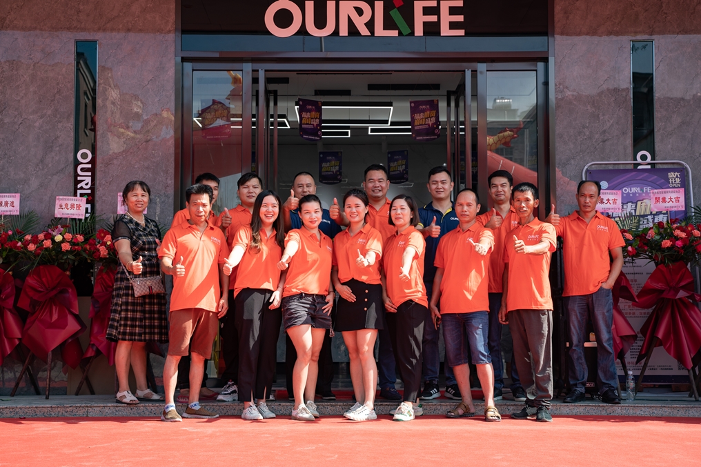 歐福萊陶瓷麻崗旗艦店新店開業(yè)收現(xiàn)百萬，燃爆全城！